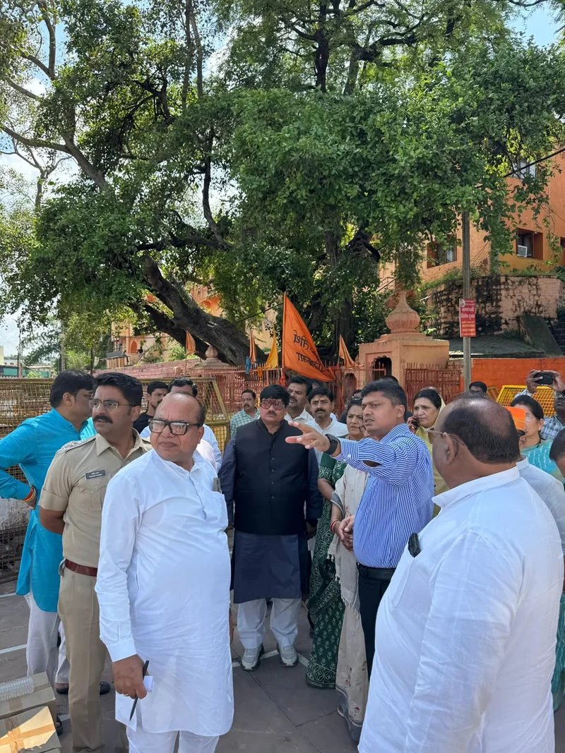 जनप्रतिनिधियों एवं प्रशासनिक अधिकारियों ने मुख्यमंत्री डॉ. मोहन यादव के प्रस्तावित कार्यक्रम स्थलों का किया…